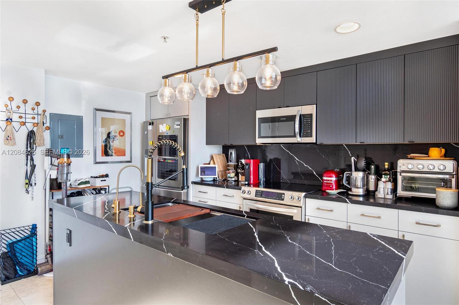665 NE 25th Street