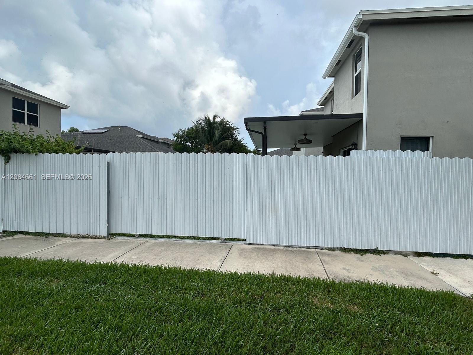631 NE 4th Terrace
