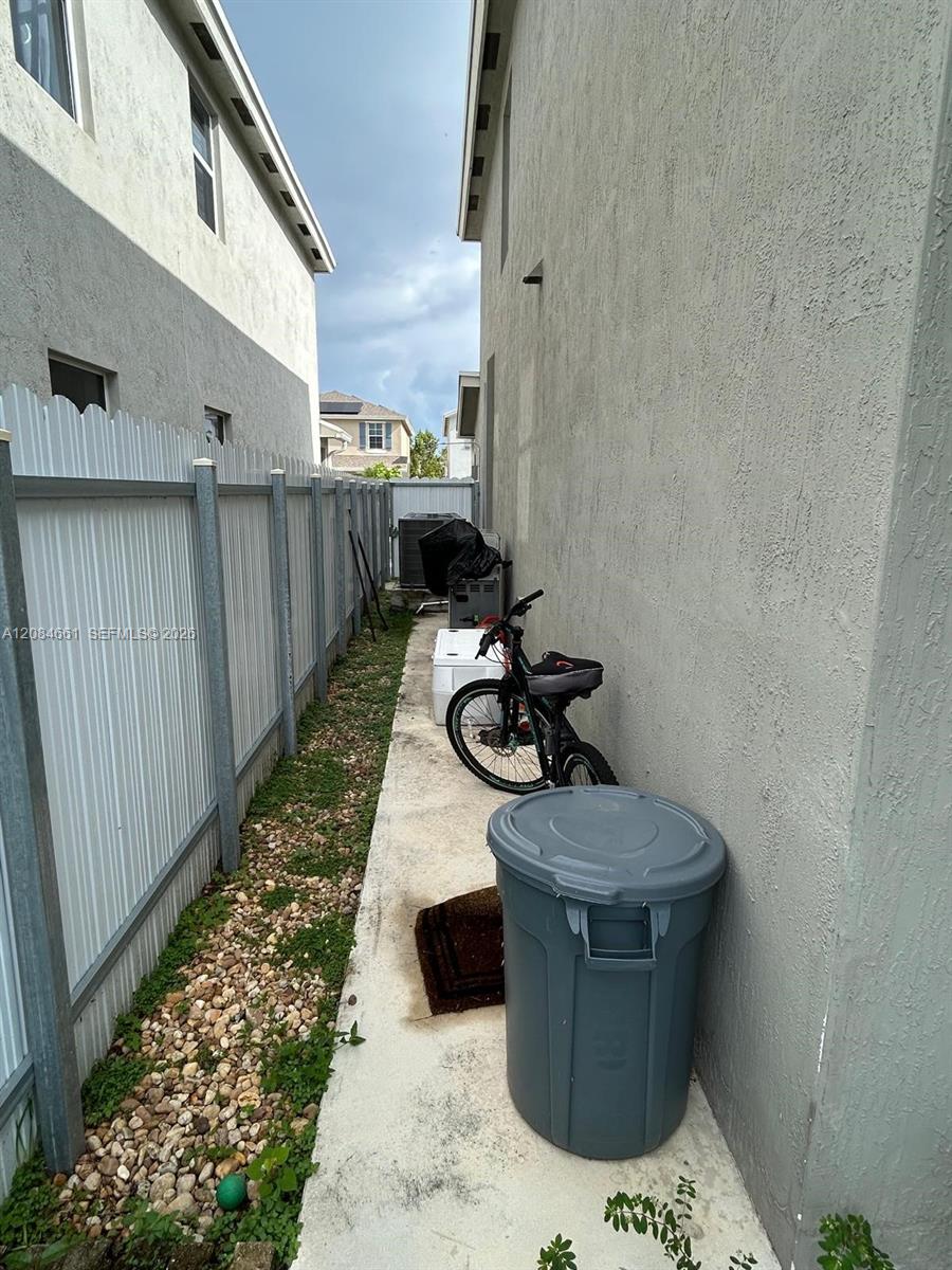 631 NE 4th Terrace