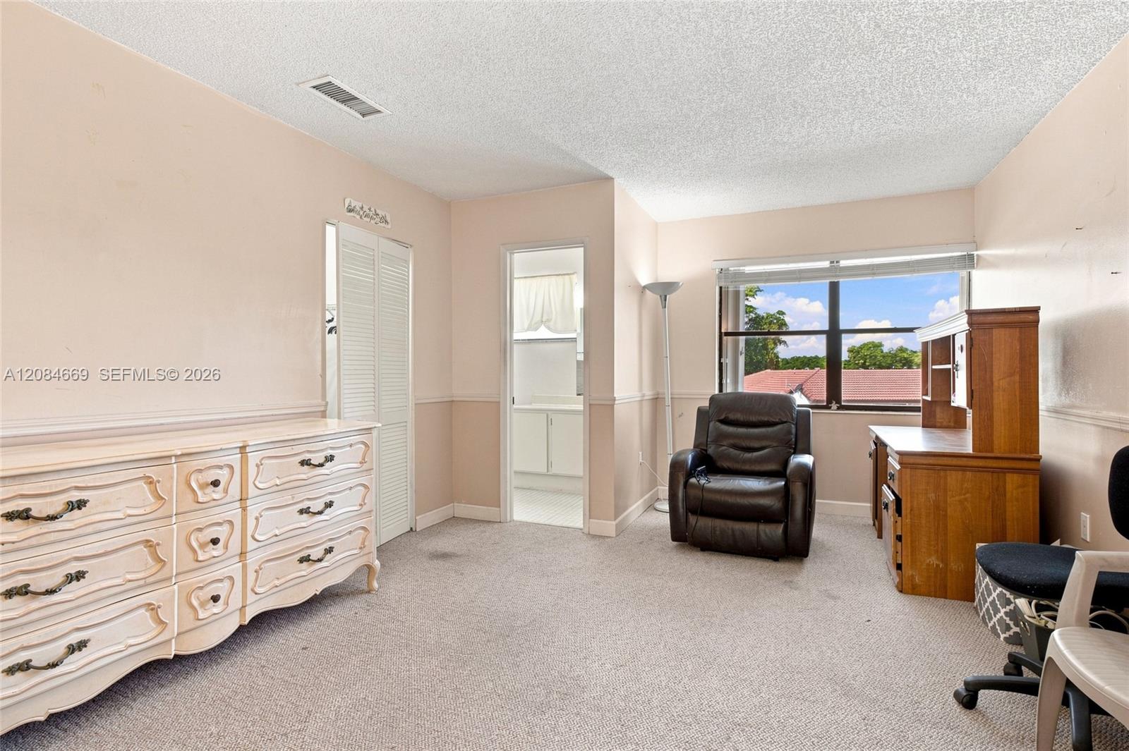 9905 NW 9th St Circle