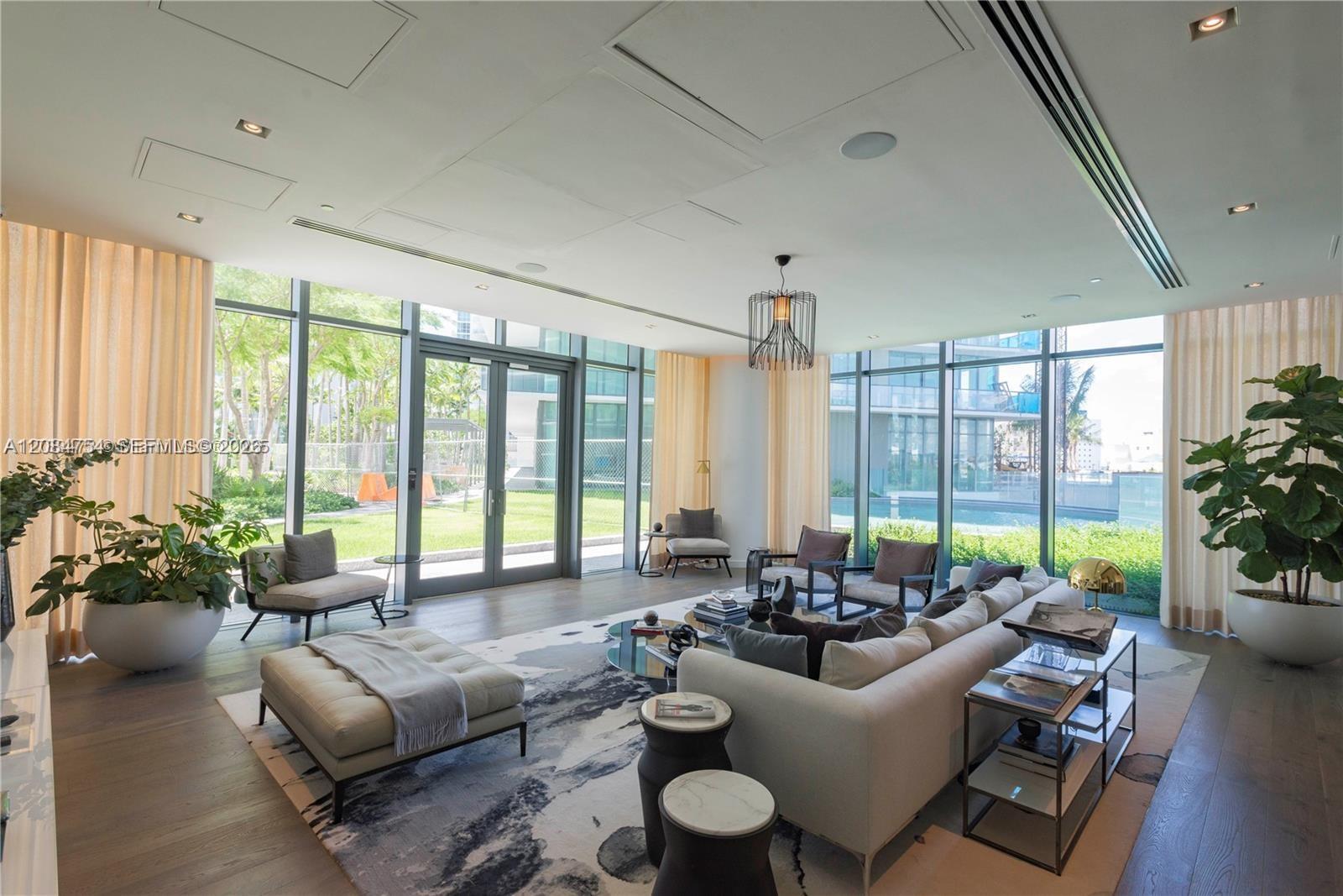 650 NE 32nd Street