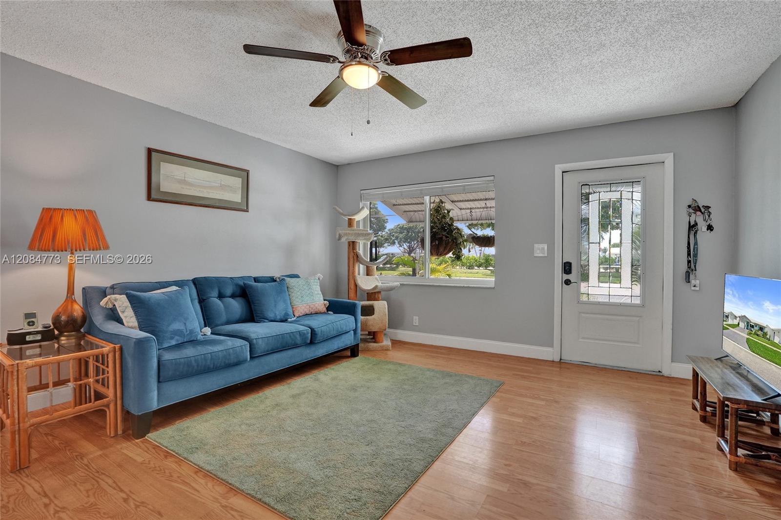 2083 SW 13th Avenue gallery image #12