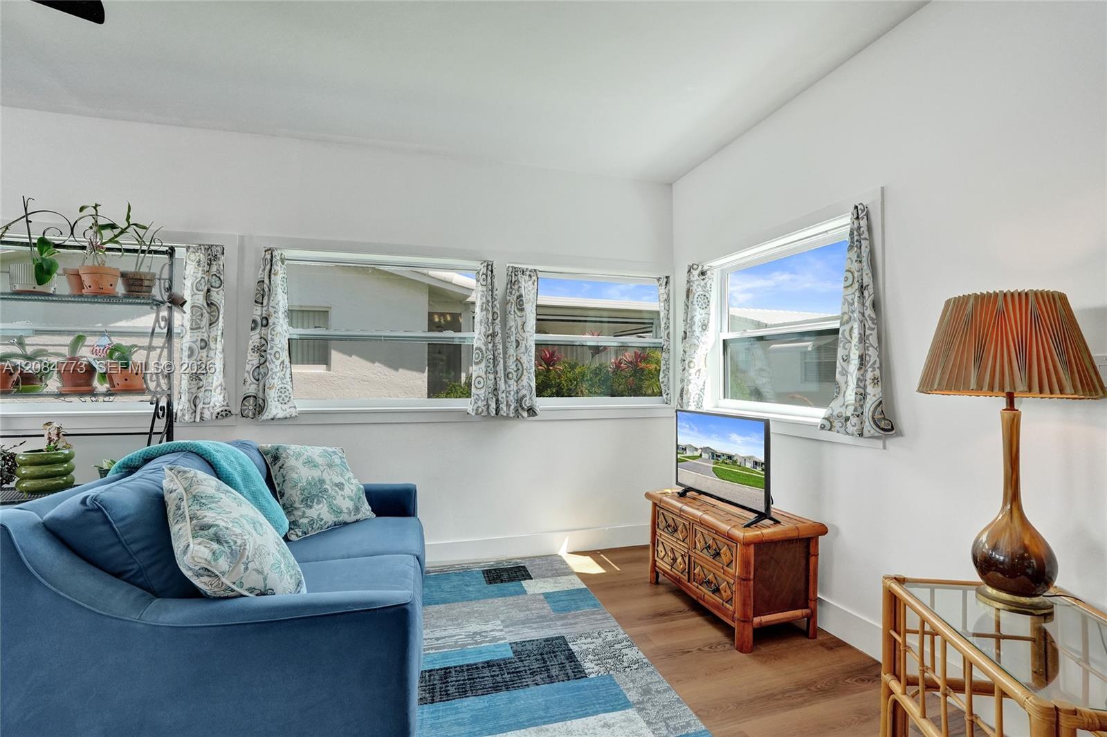 2083 SW 13th Avenue gallery image #26