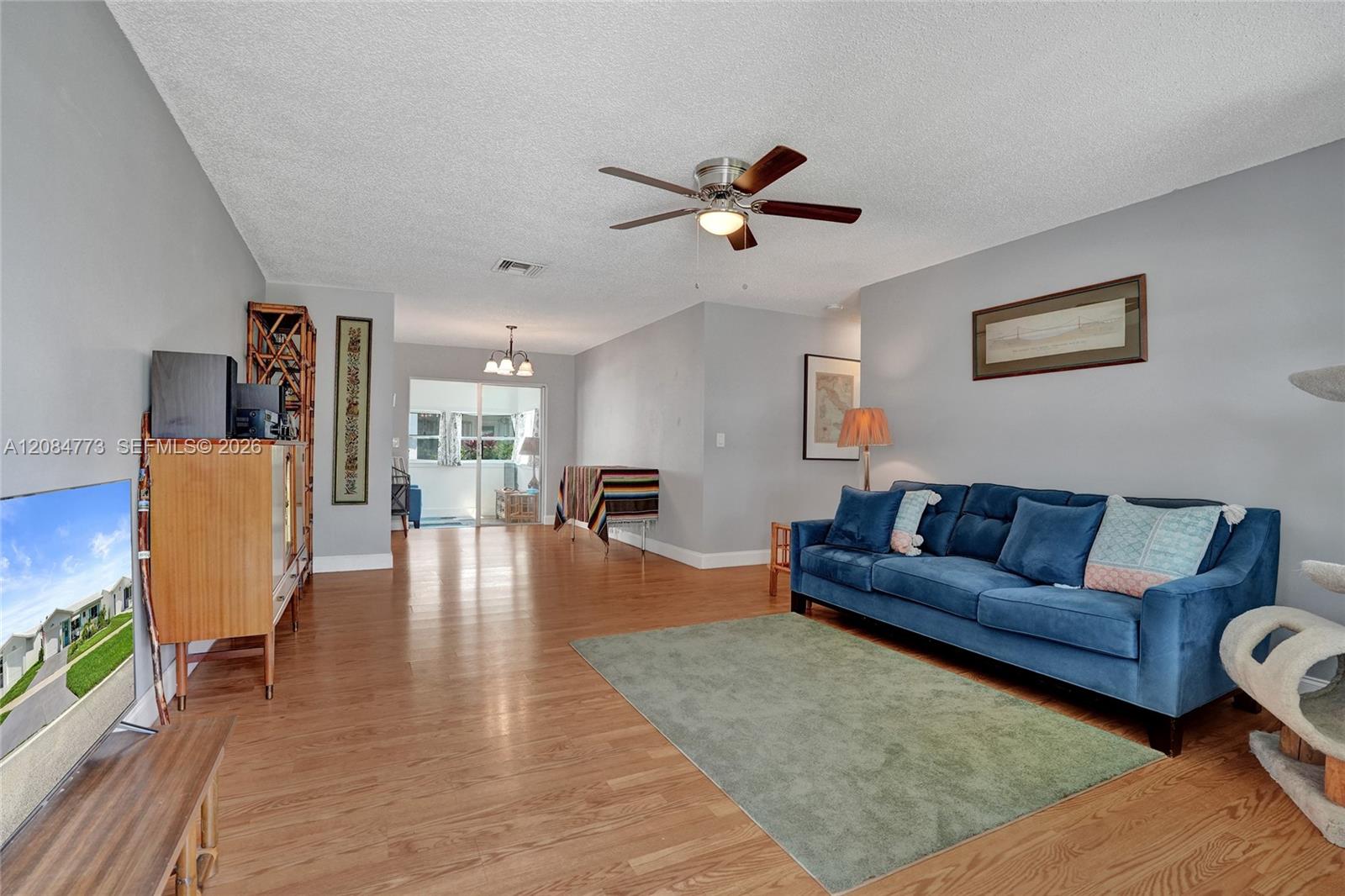 2083 SW 13th Avenue gallery image #5