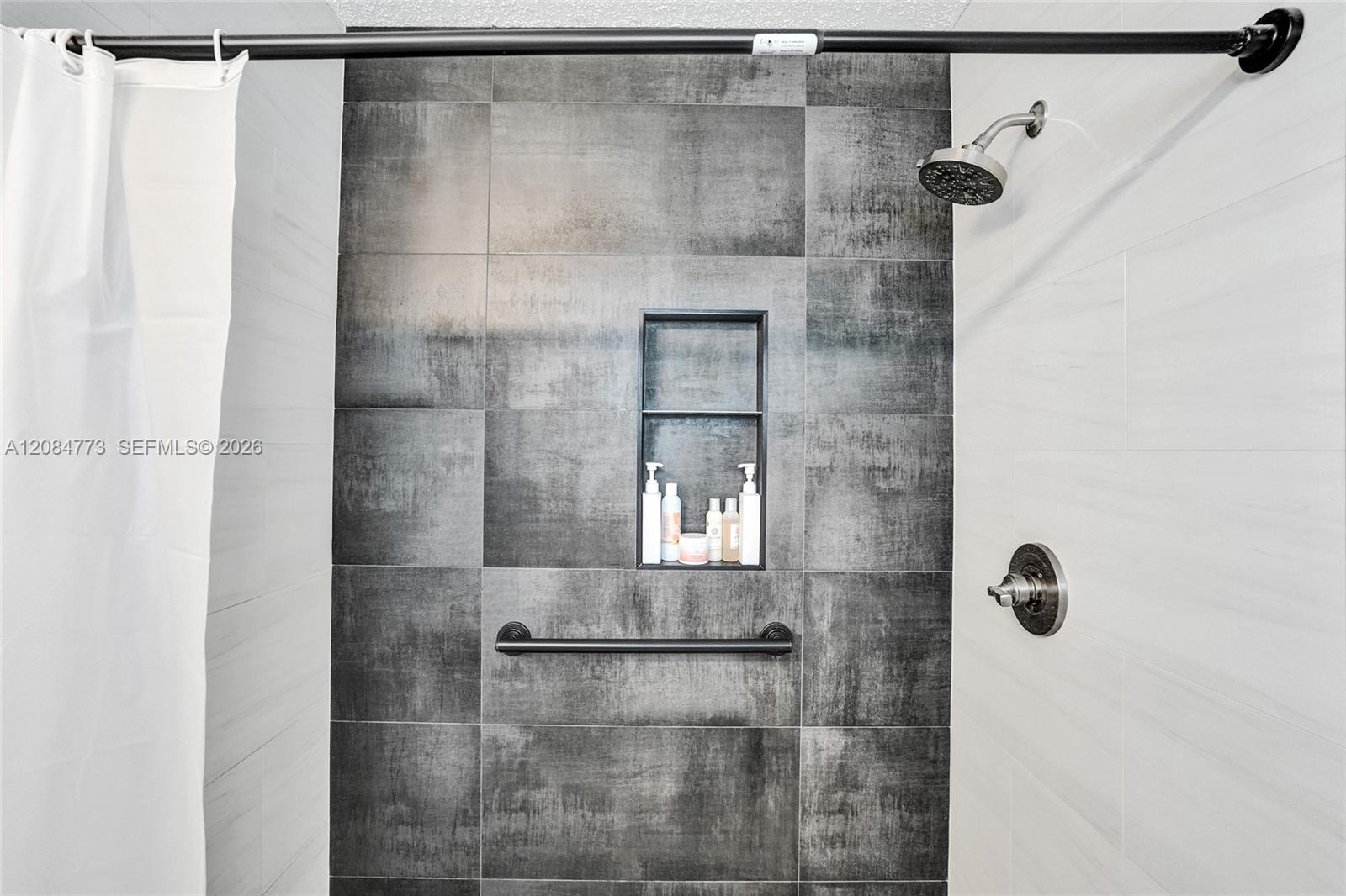 2083 SW 13th Avenue gallery image #52