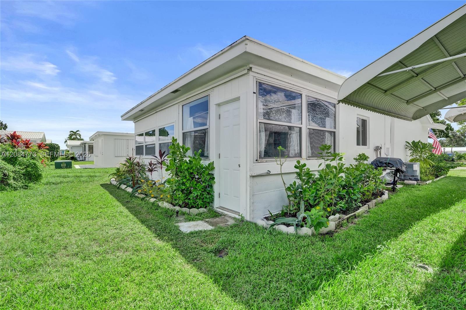 2083 SW 13th Avenue gallery image #55