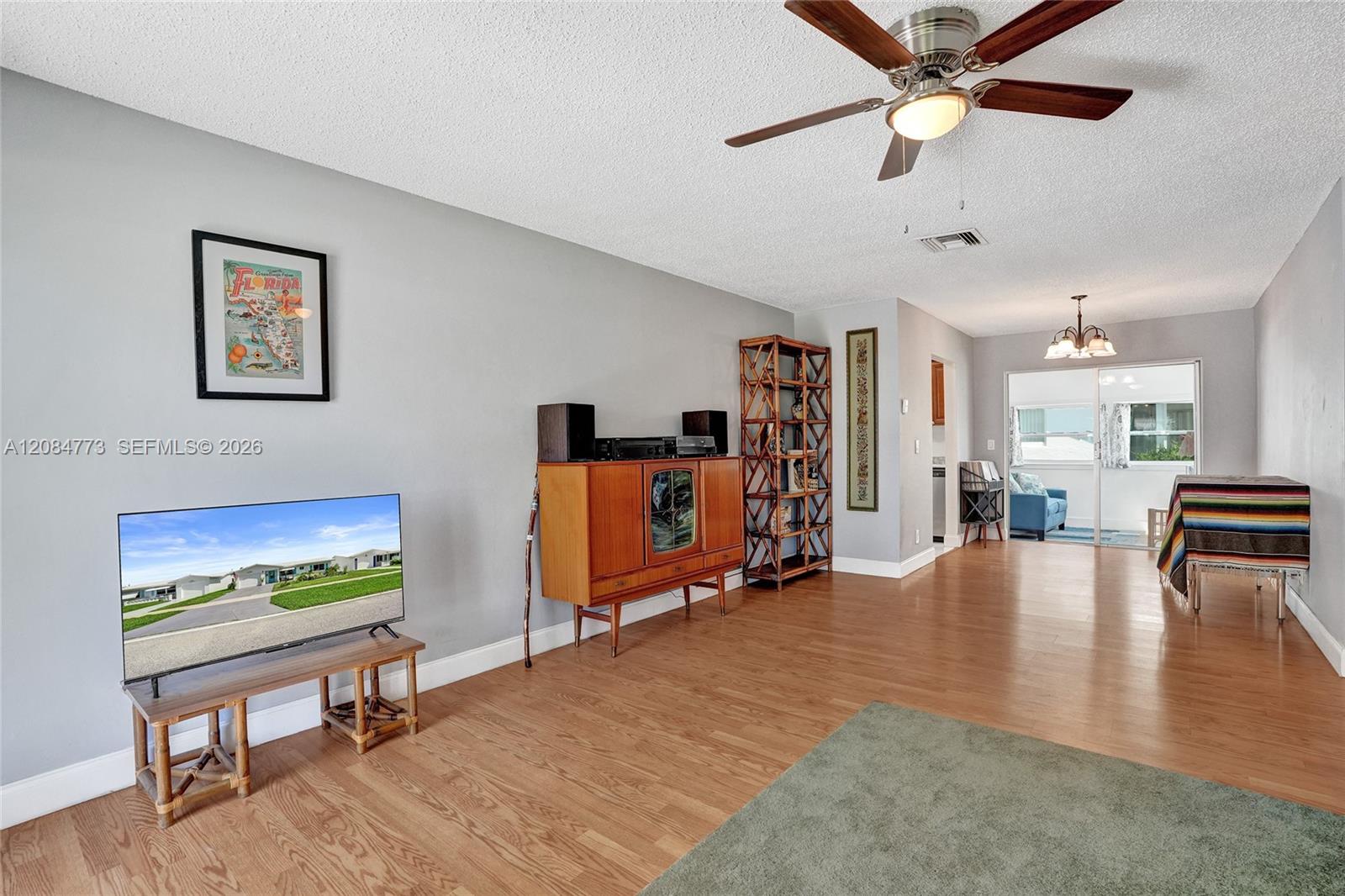2083 SW 13th Avenue gallery image #7