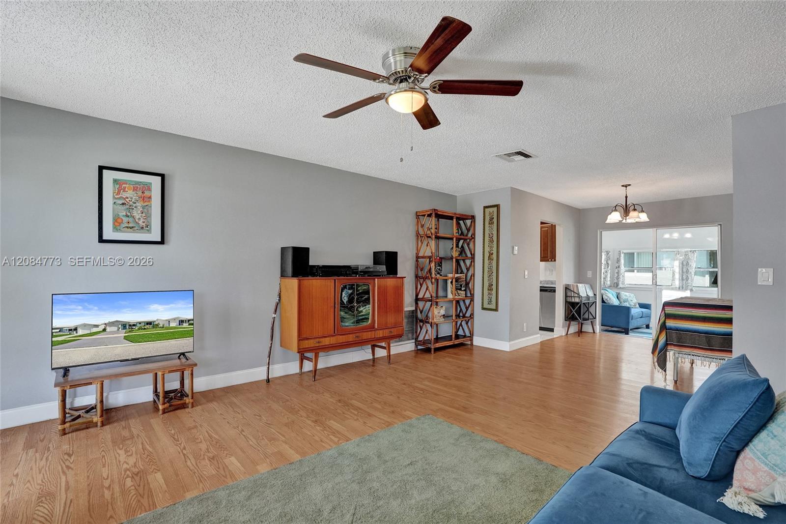 2083 SW 13th Avenue gallery image #8