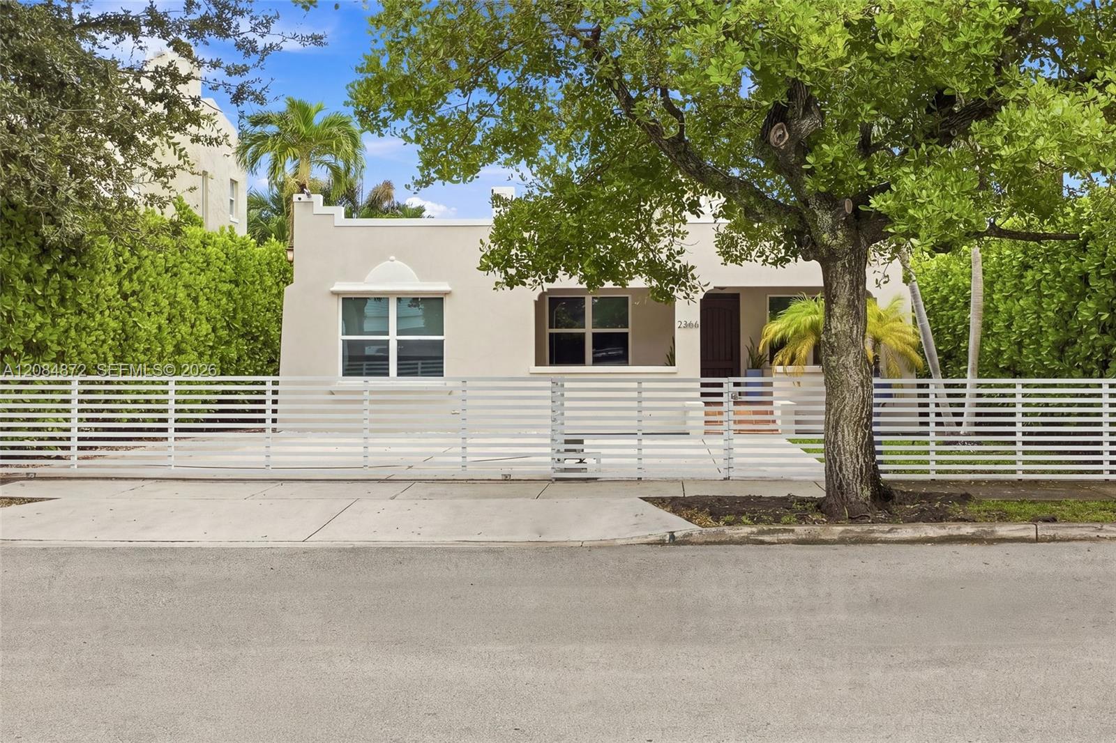 2366 SW 10th Street