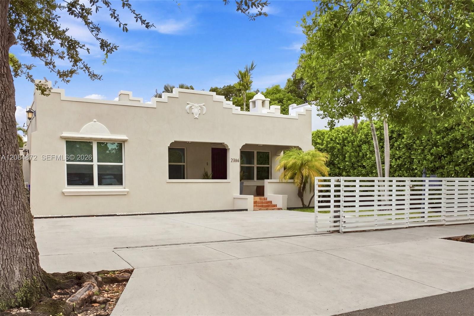 2366 SW 10th Street