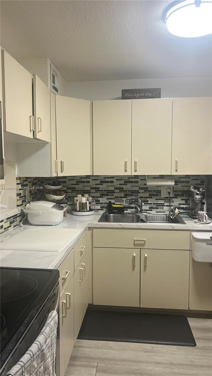 1480 W 46th Street