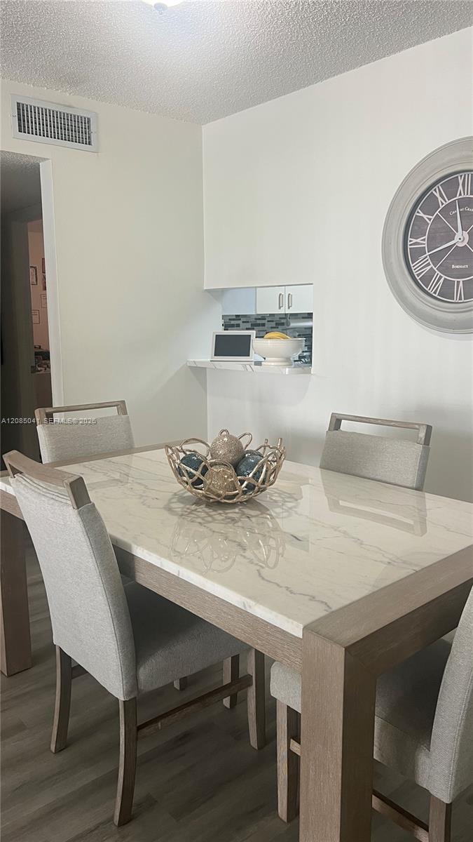 1480 W 46th Street
