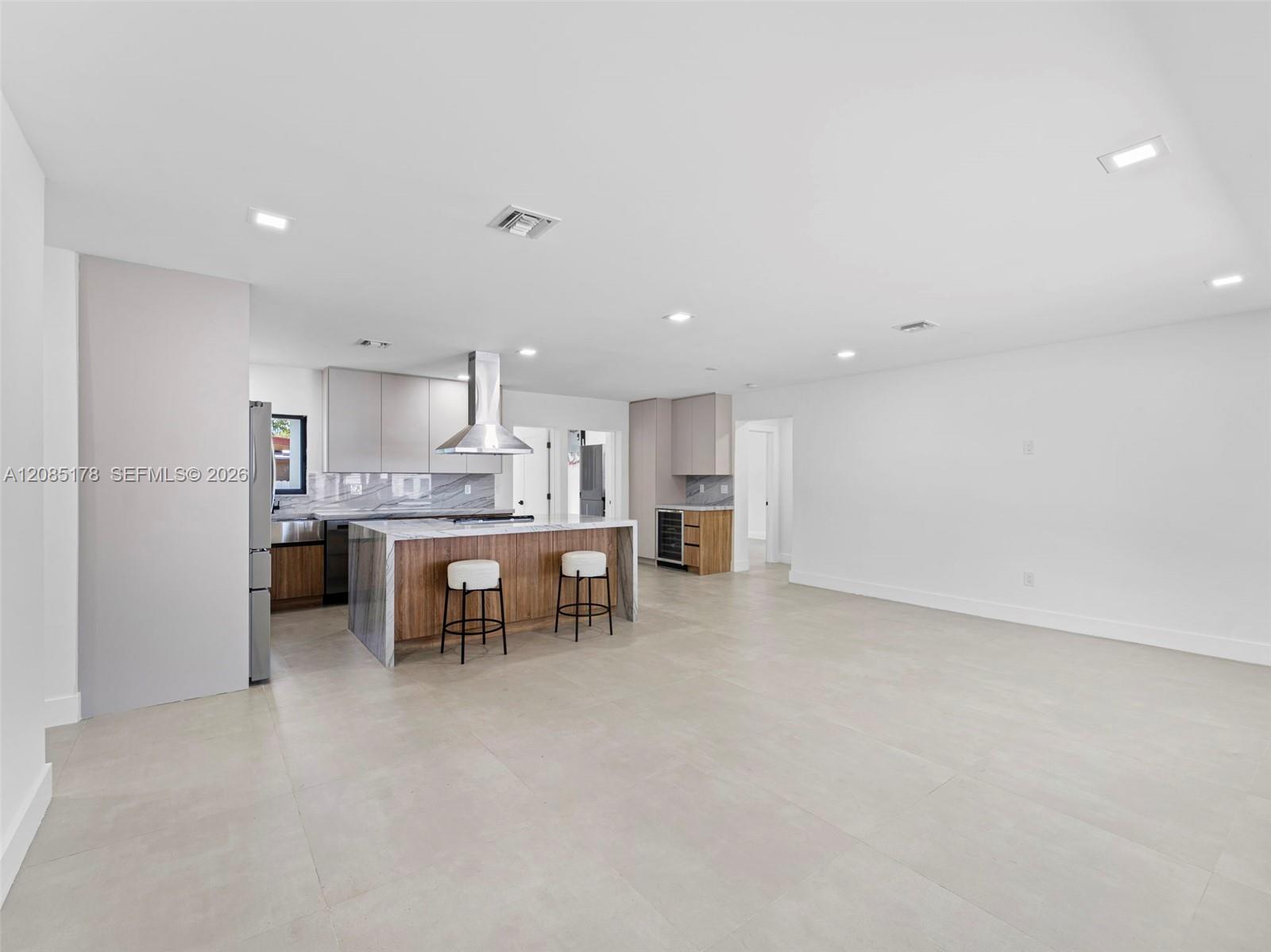 610 NE 164th Terrace