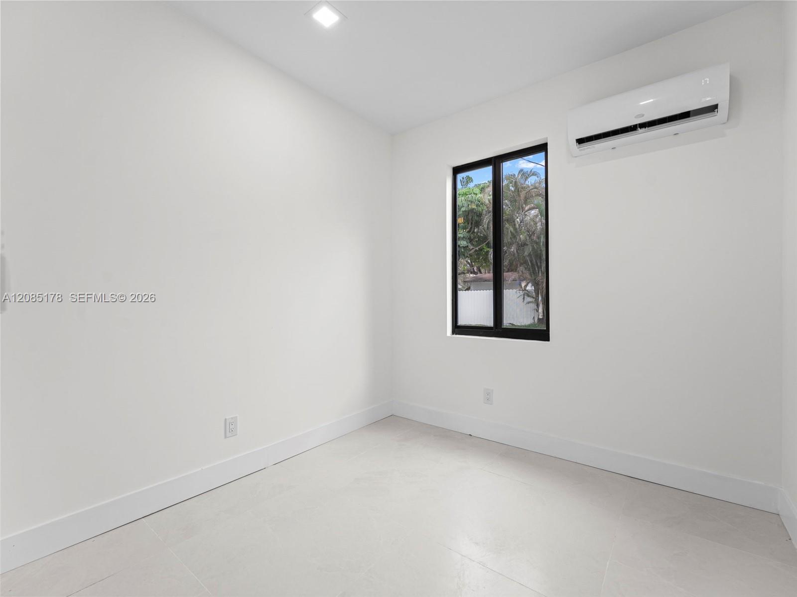 610 NE 164th Terrace