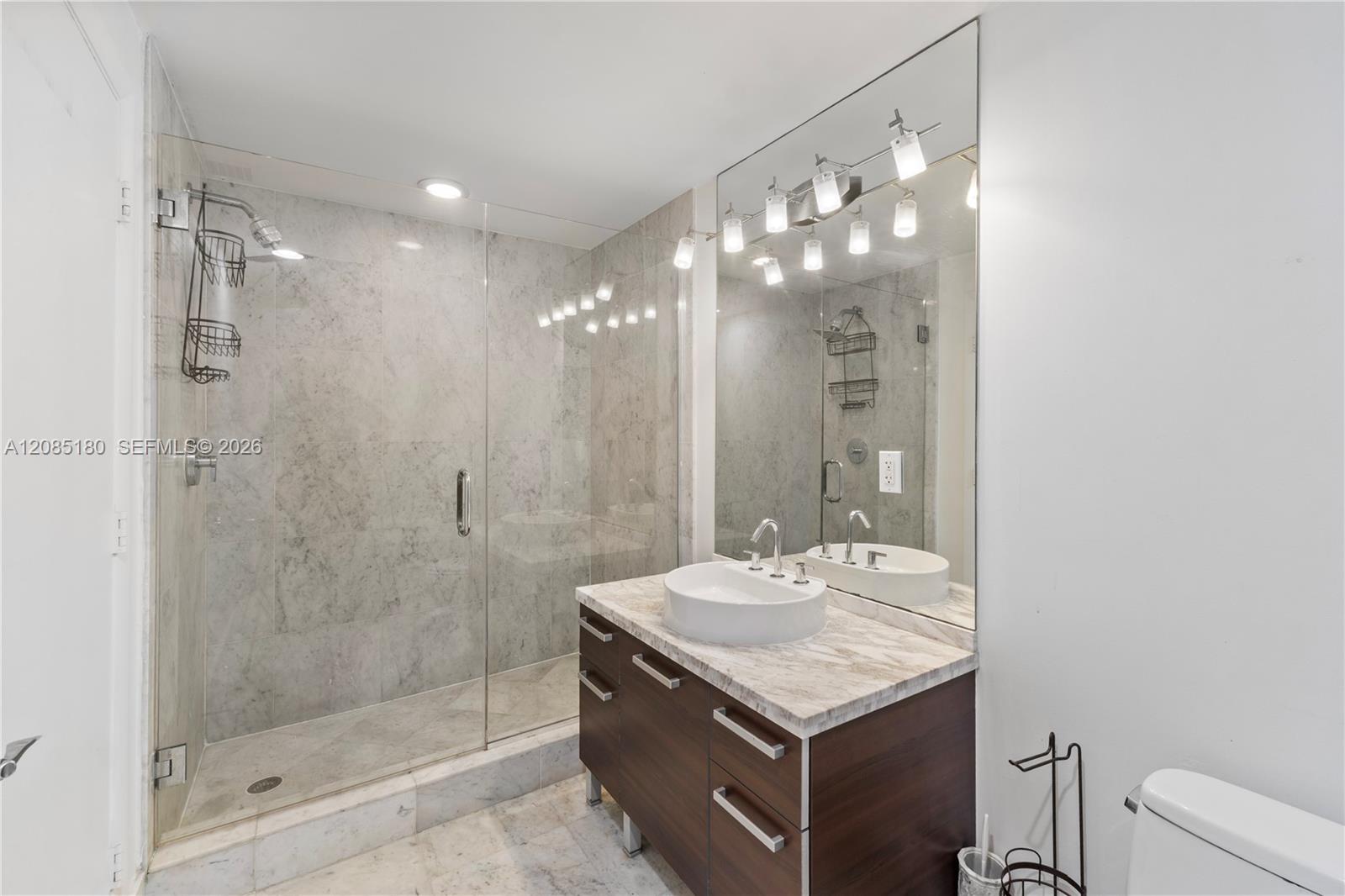 253 NE 2nd Street