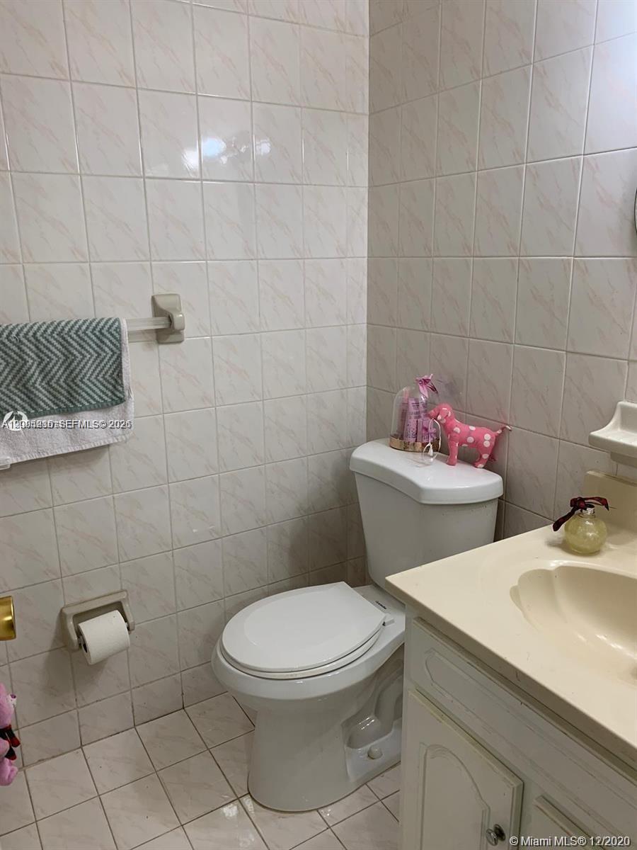 4725 NW 7th Street
