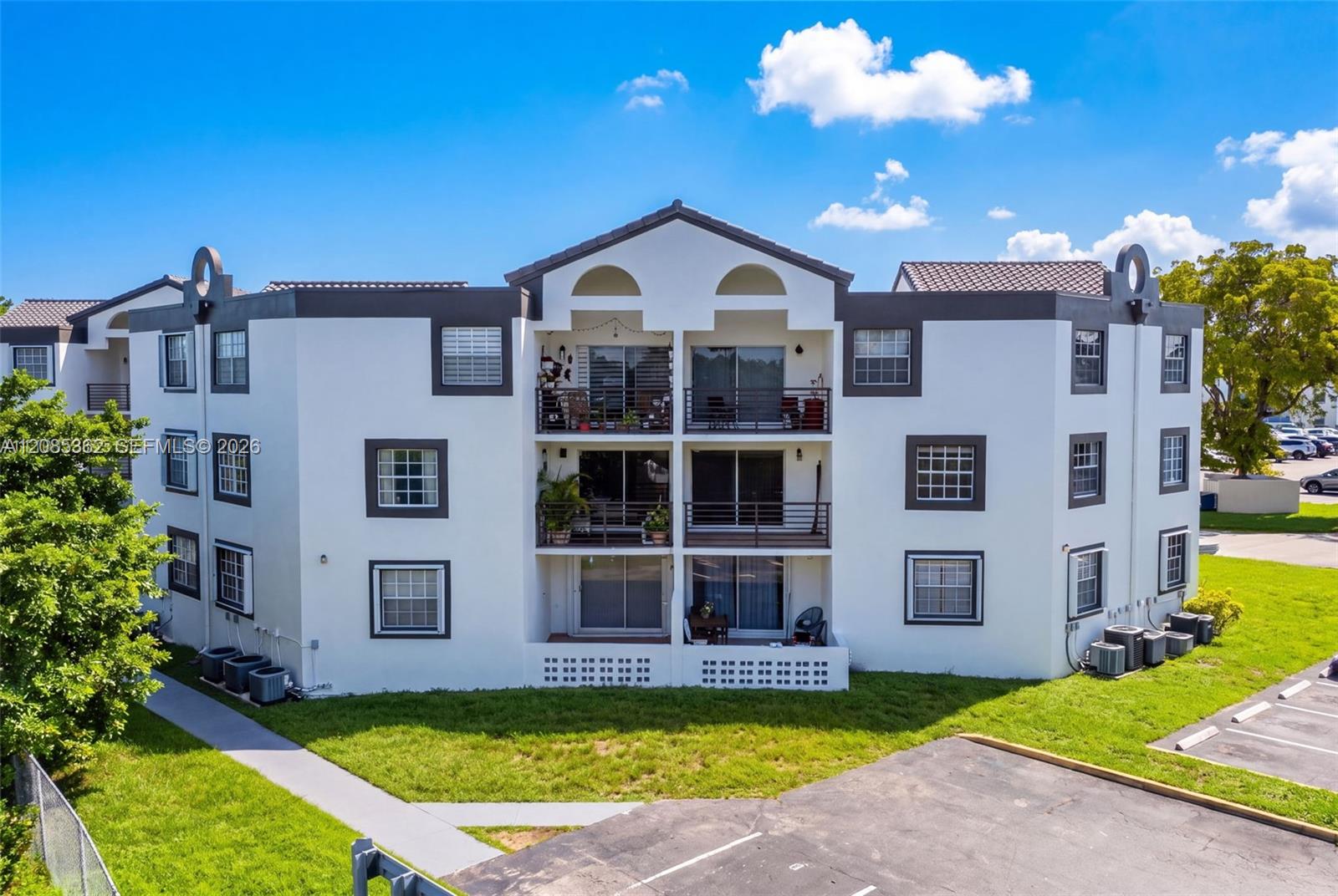 9735 Fontainebleau Boulevard