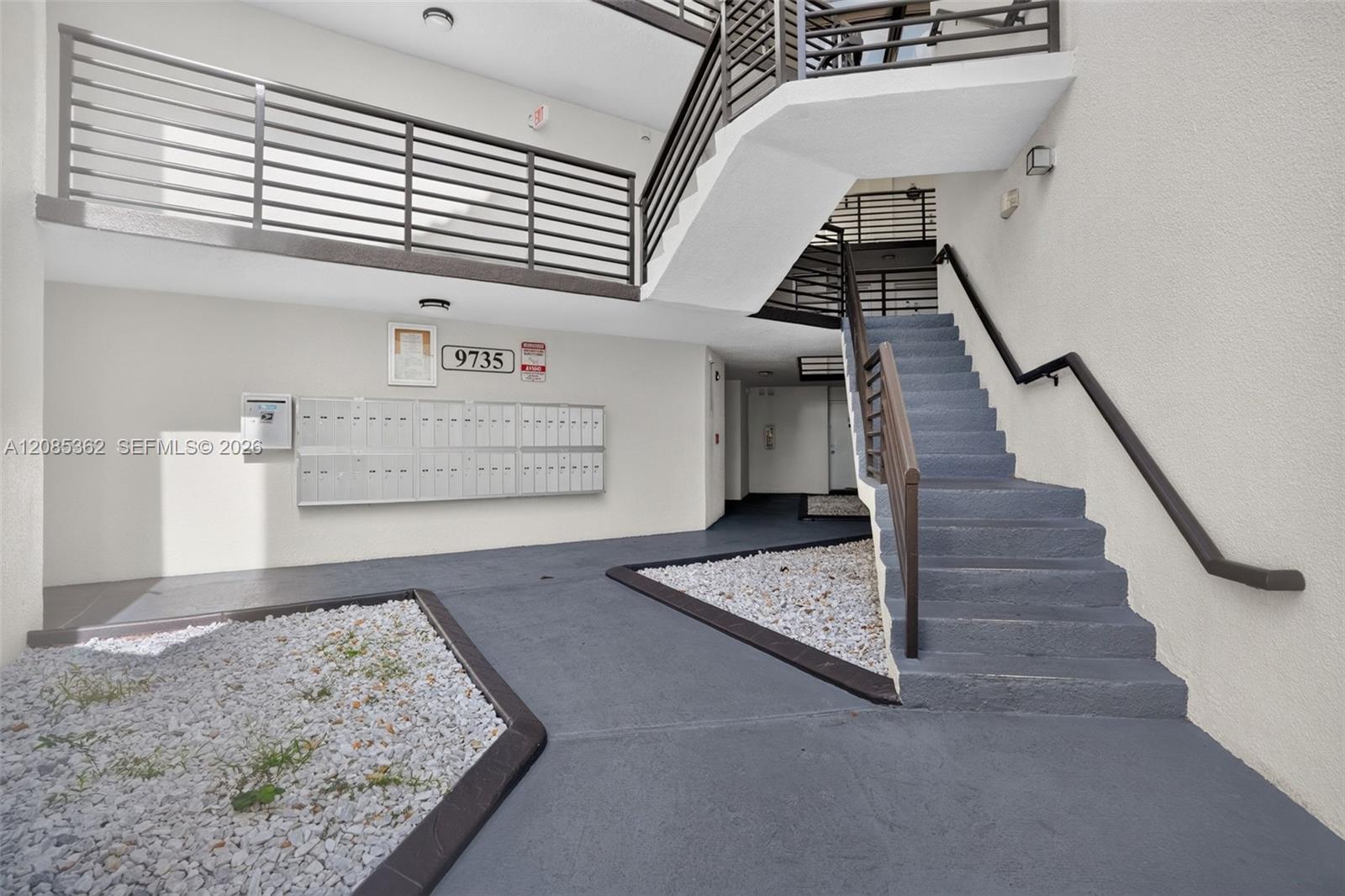 9735 Fontainebleau Boulevard