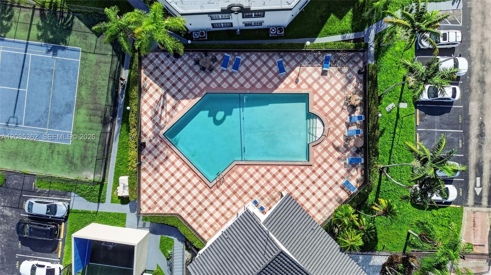 9735 Fontainebleau Boulevard
