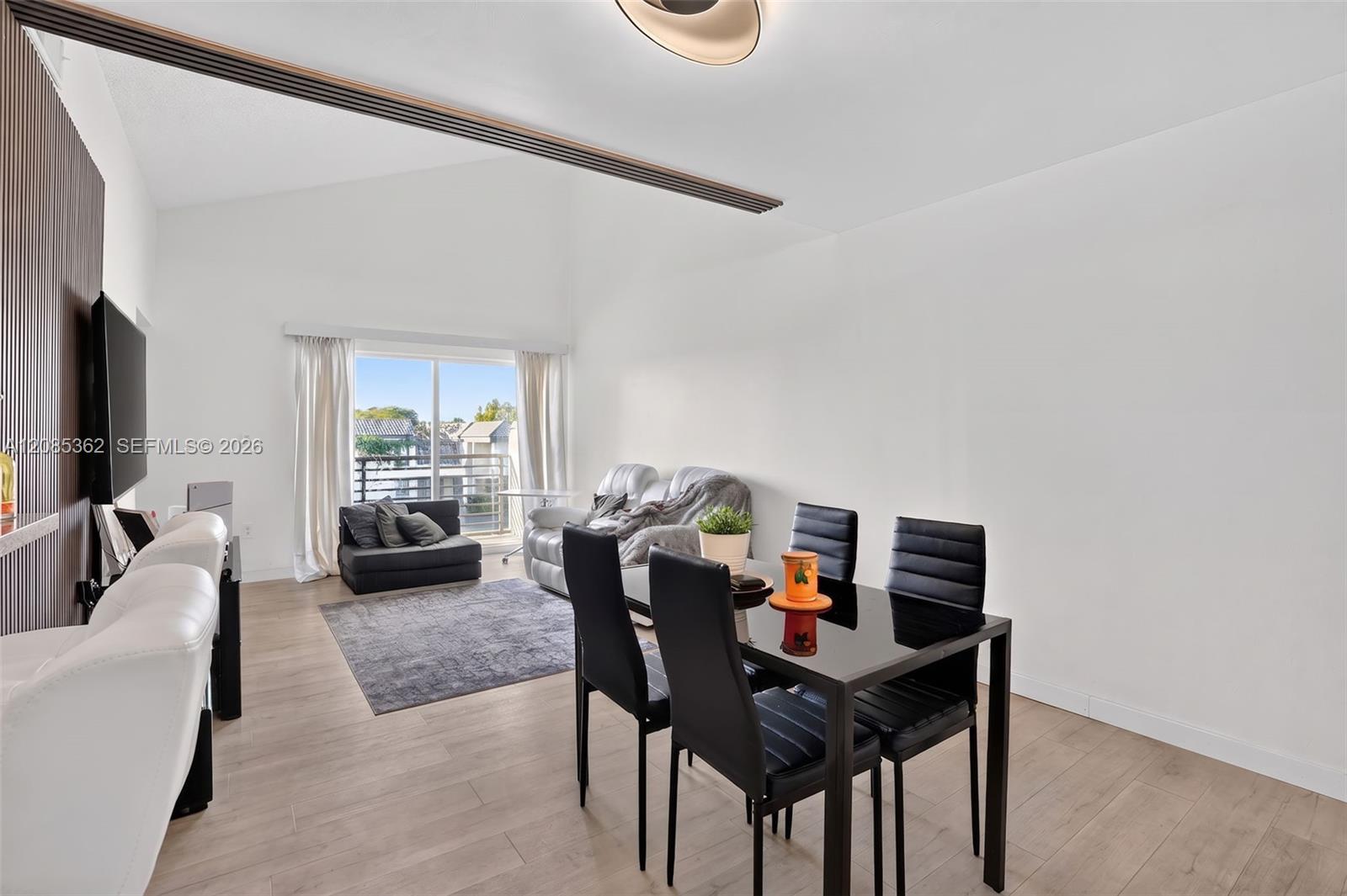 9735 Fontainebleau Boulevard