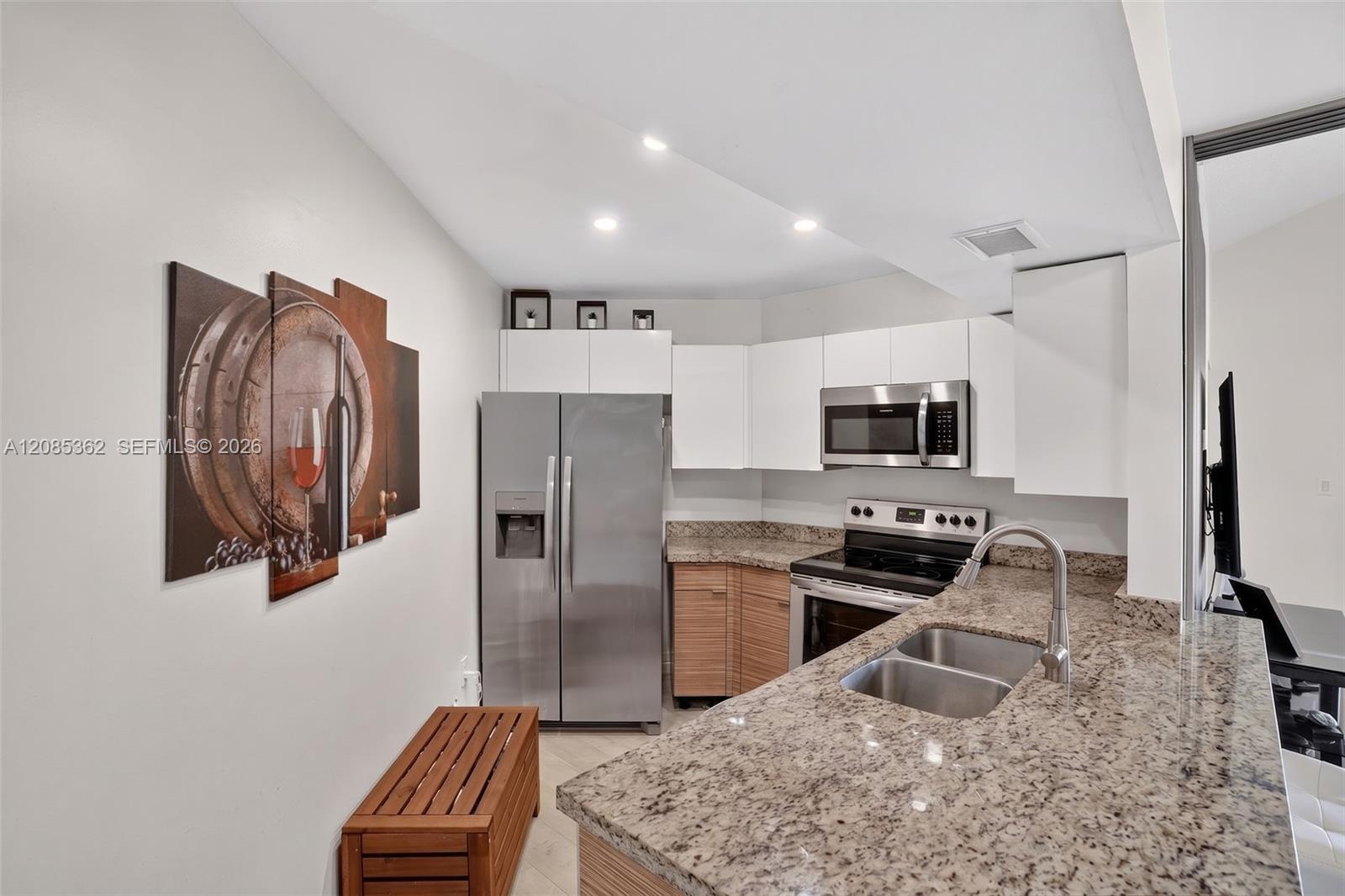 9735 Fontainebleau Boulevard