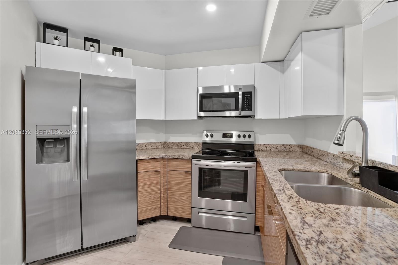 9735 Fontainebleau Boulevard