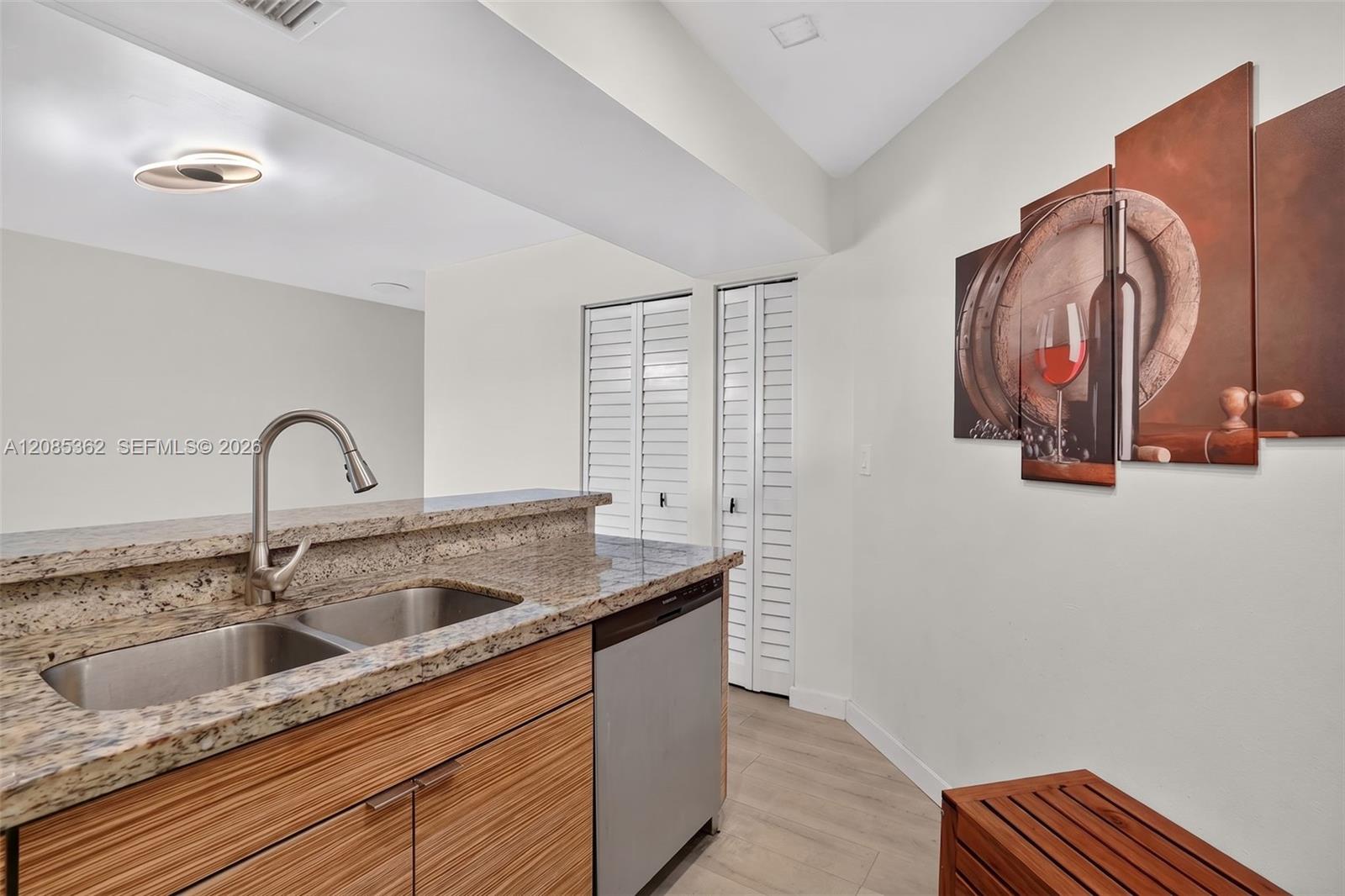 9735 Fontainebleau Boulevard