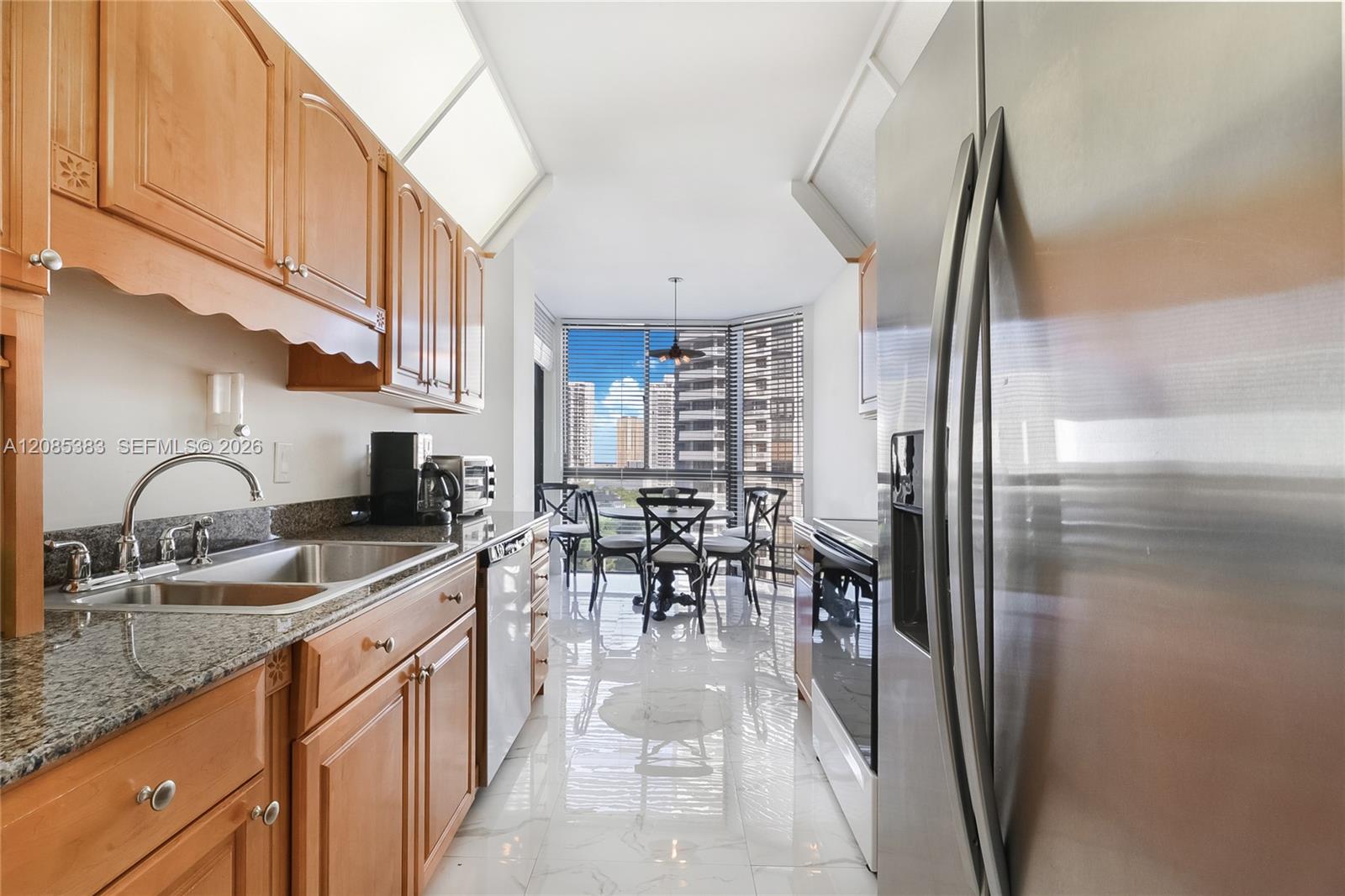 1000 W Island Boulevard
