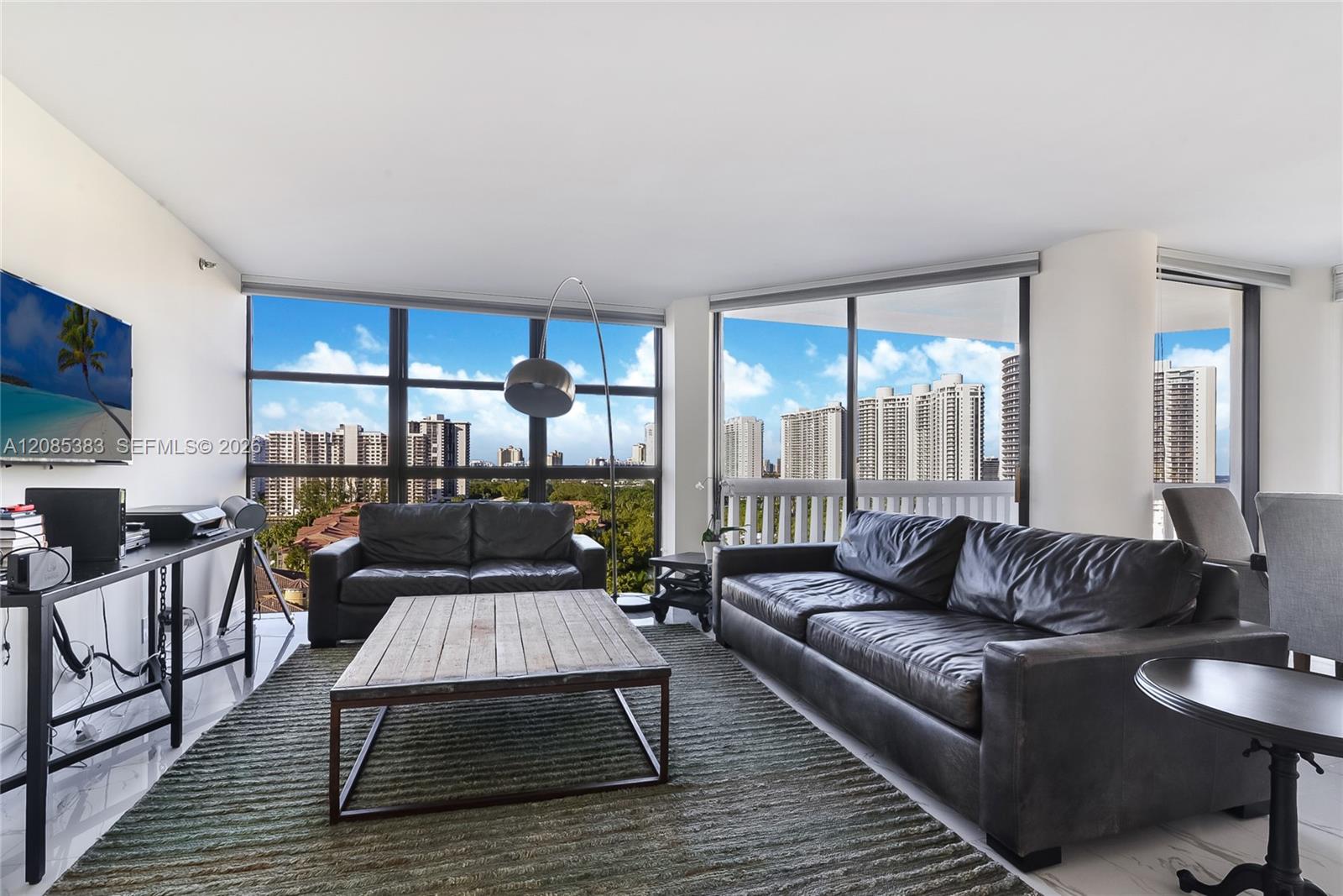 1000 W Island Boulevard
