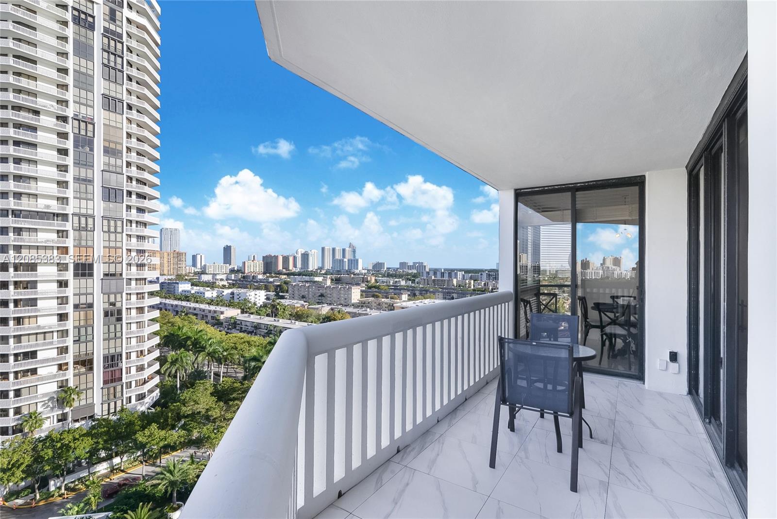 1000 W Island Boulevard