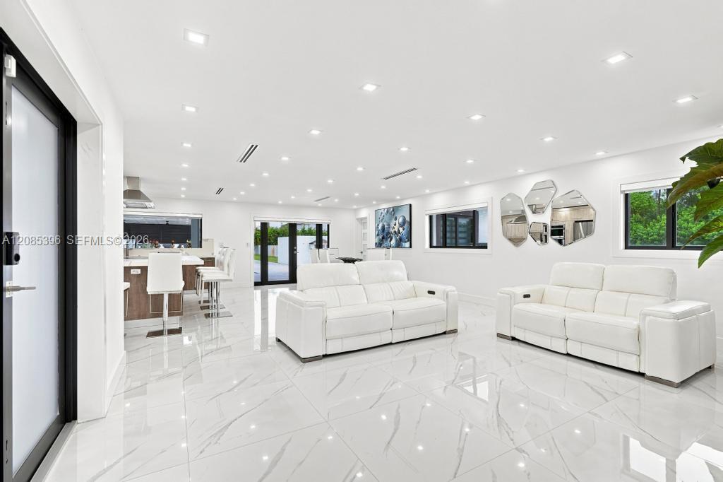100 NW 120th Avenue