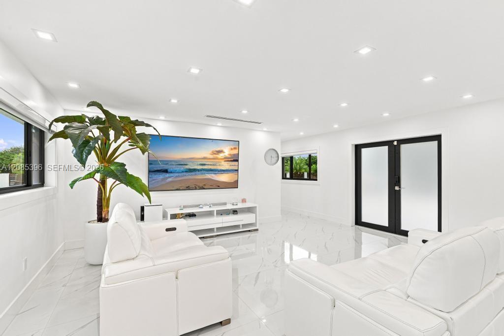 100 NW 120th Avenue