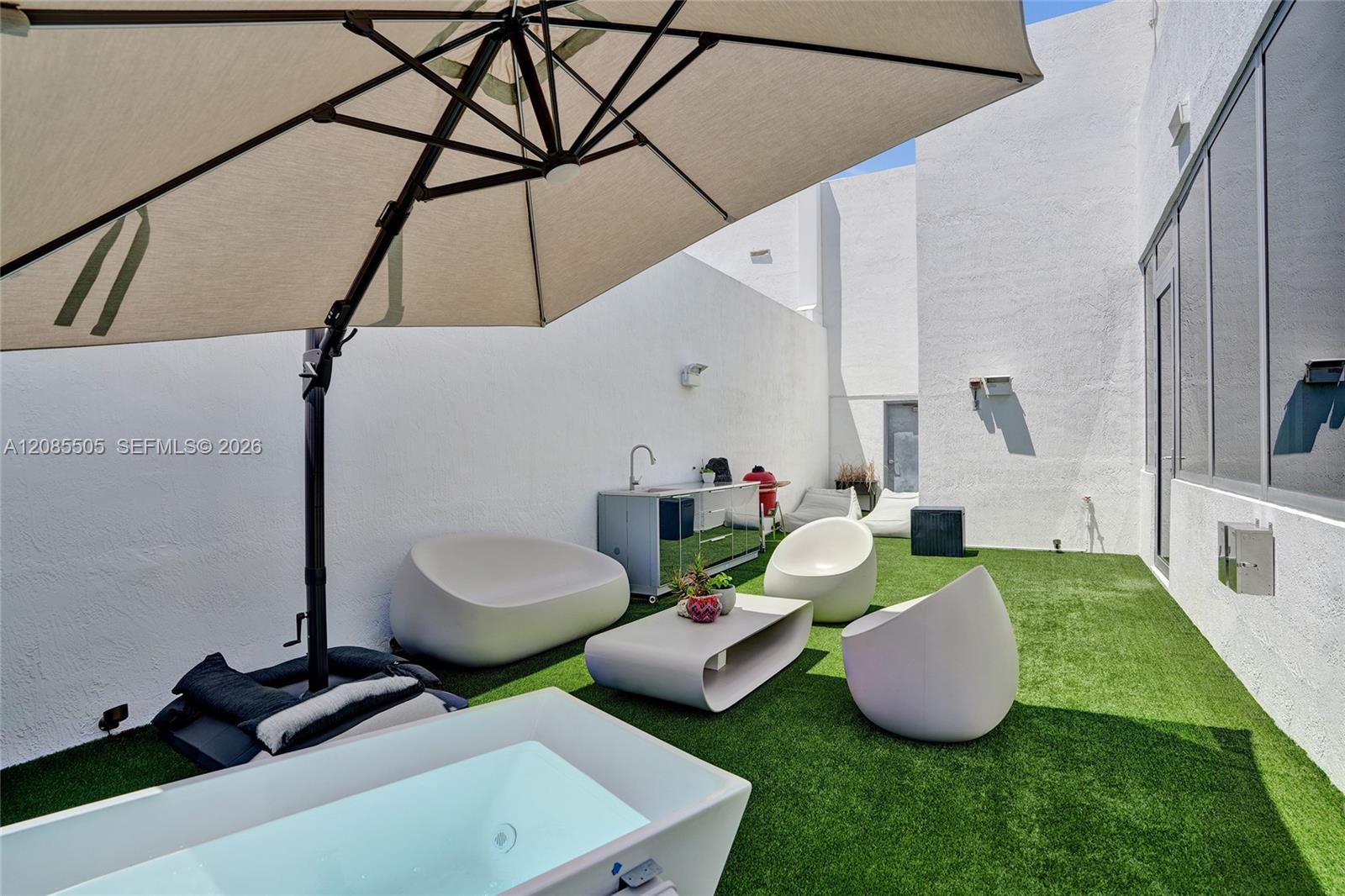 1100 Biscayne Boulevard