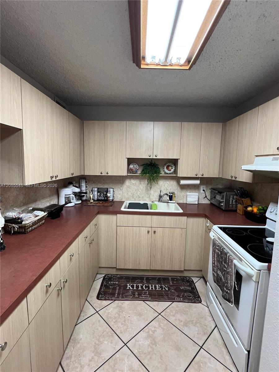 1900 W 68th Street