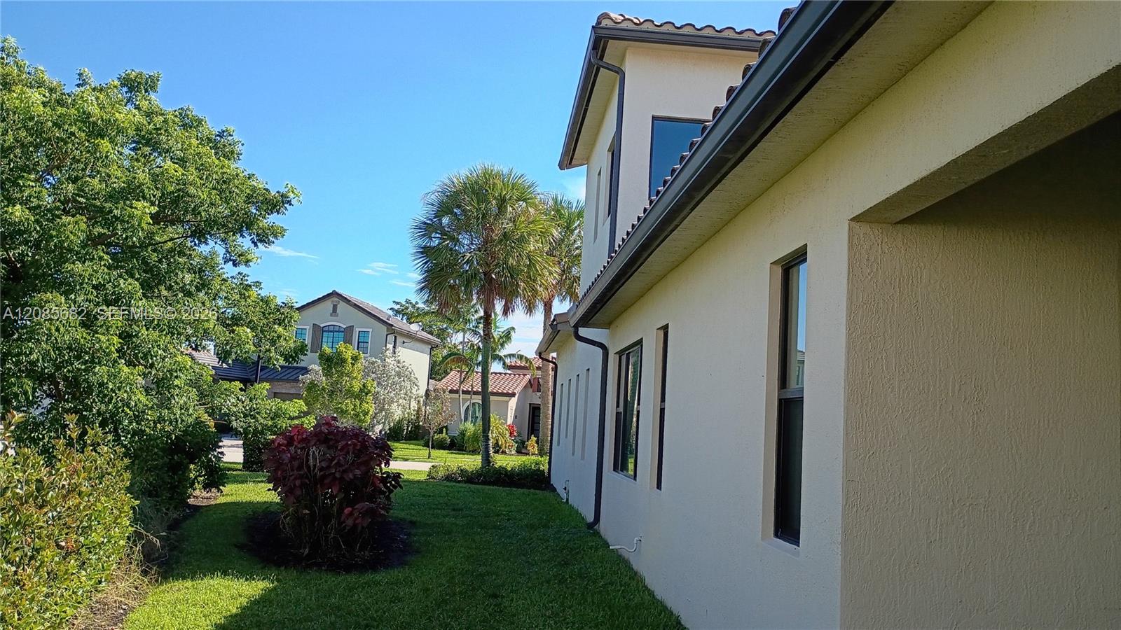 1280 SW 113th Way