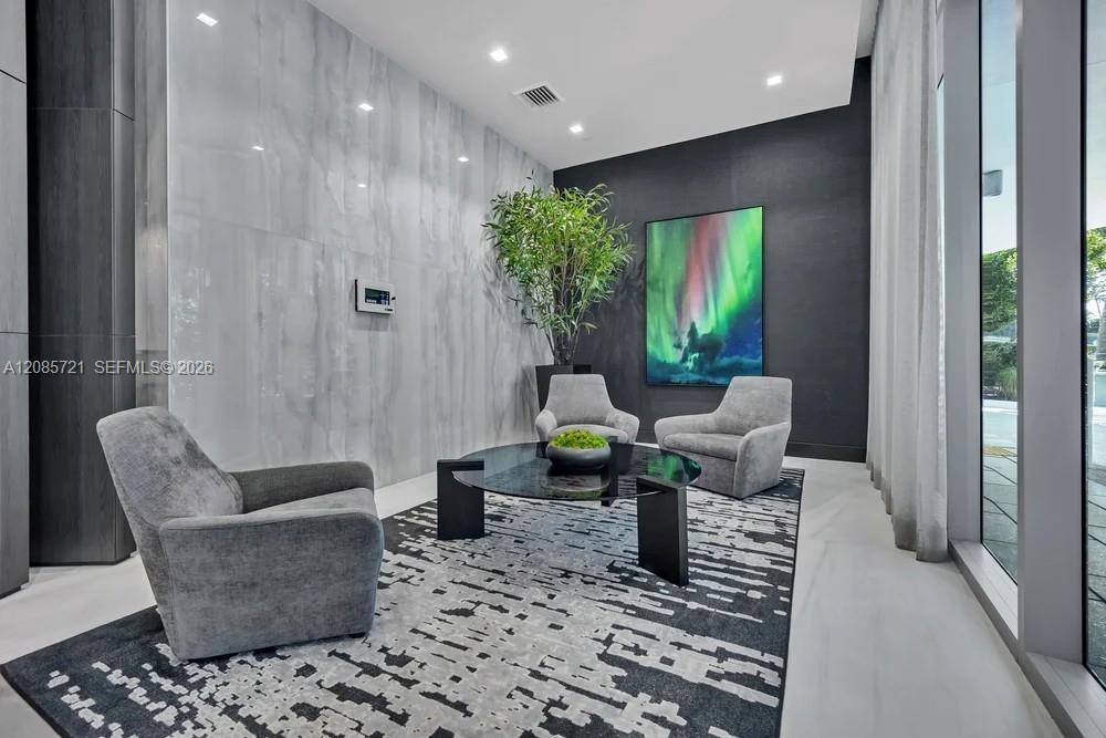 17550 Collins Avenue
