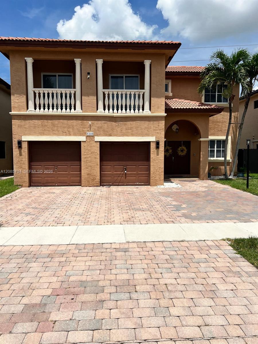 1240 NE 41st Place