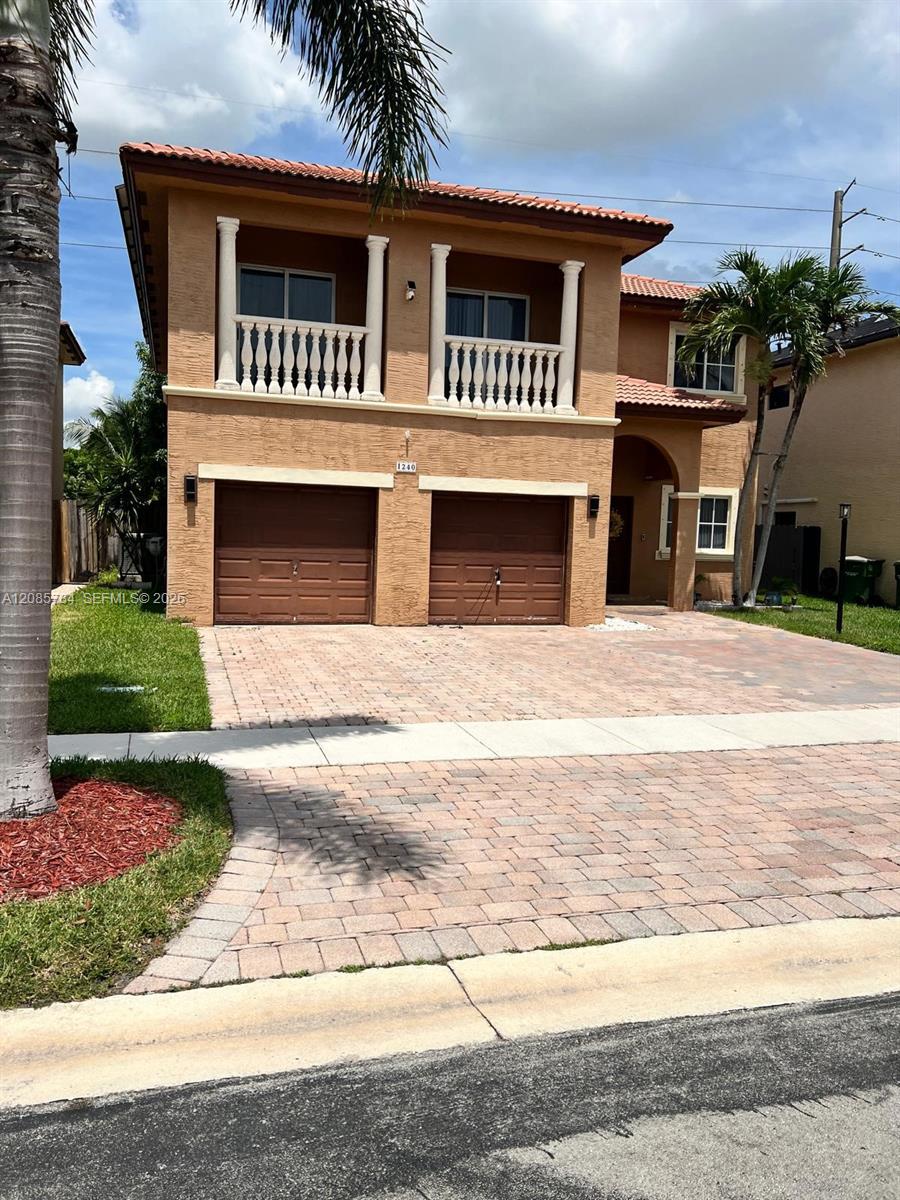 1240 NE 41st Place