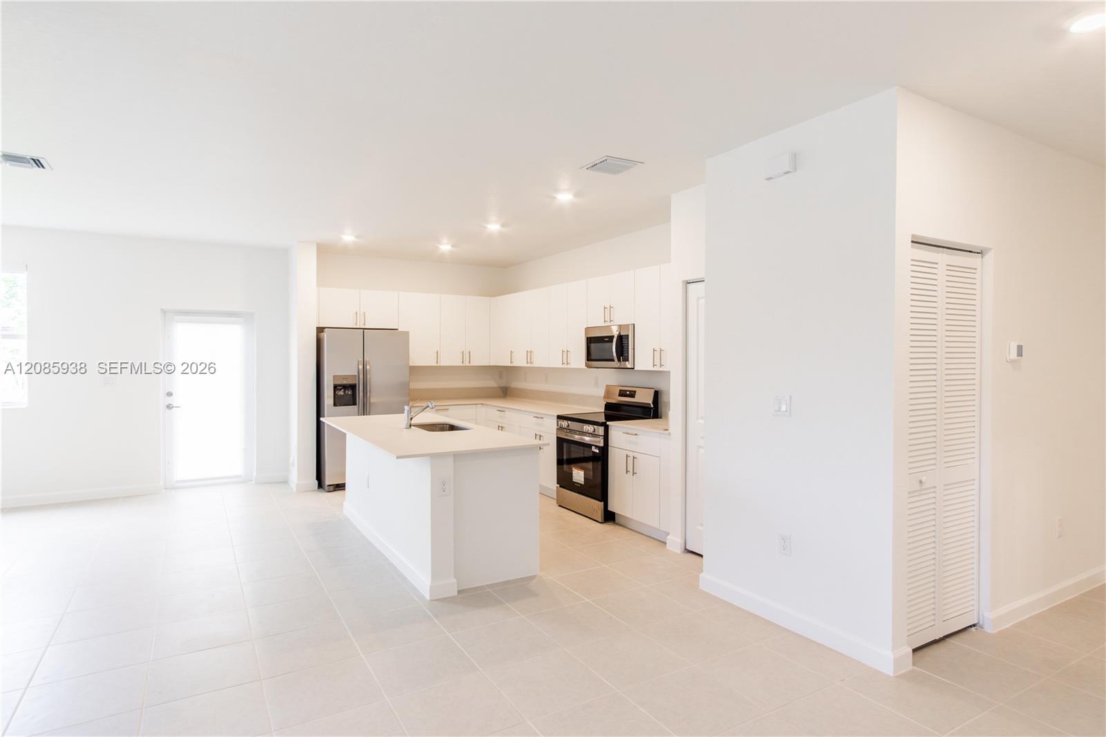 2996 SE 25th Terrace