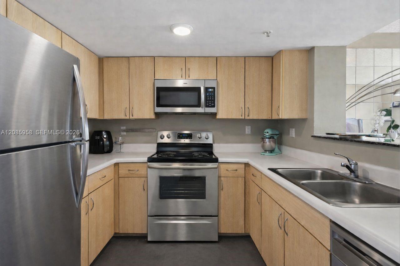 3000 Coral Way