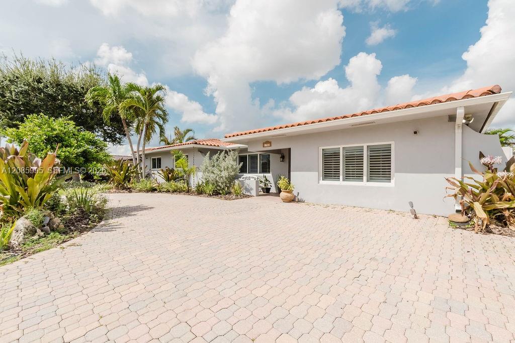 1732 SW 103rd Place