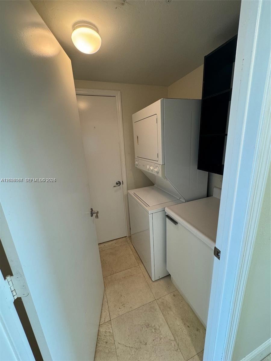 15051 Royal Oaks Lane