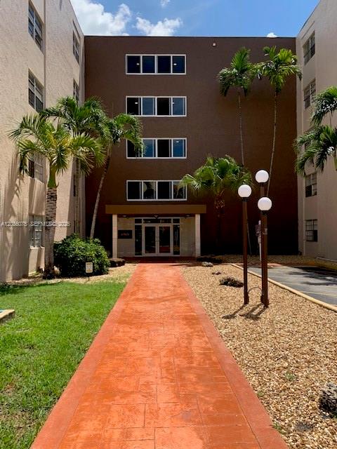 6960 Miami Gardens Drive