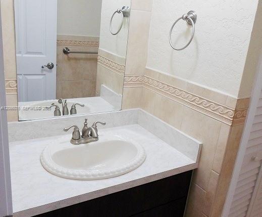 6960 Miami Gardens Drive