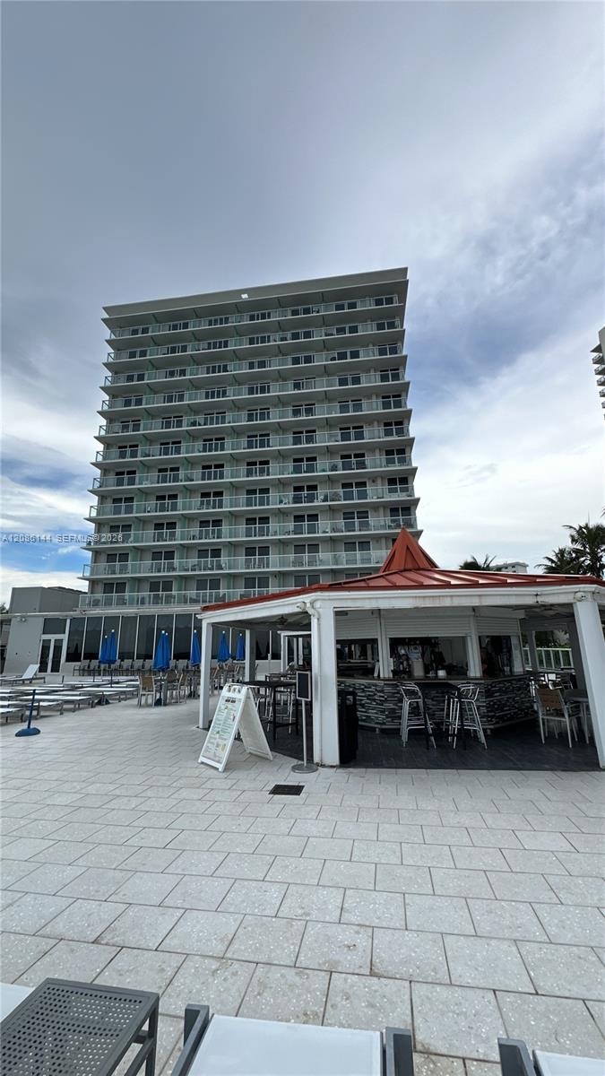 19201 Collins Avenue
