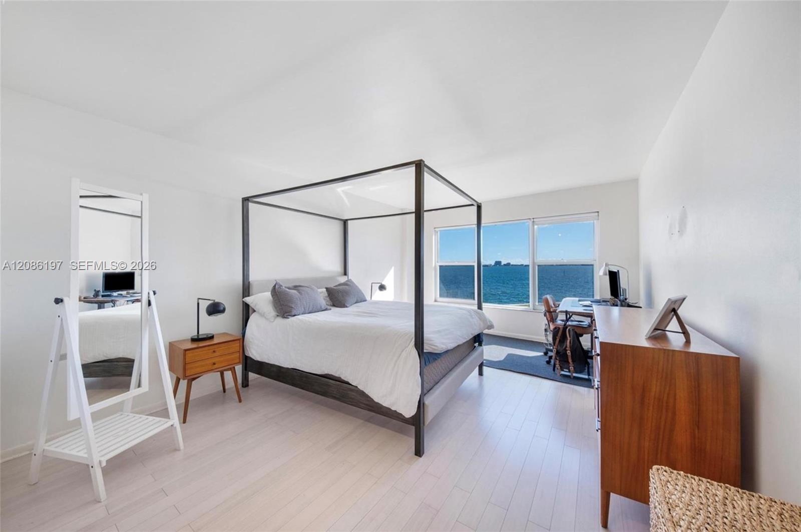 11111 Biscayne
