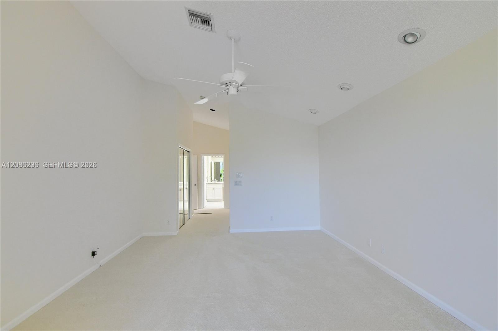11622 Creekside Drive gallery image #32