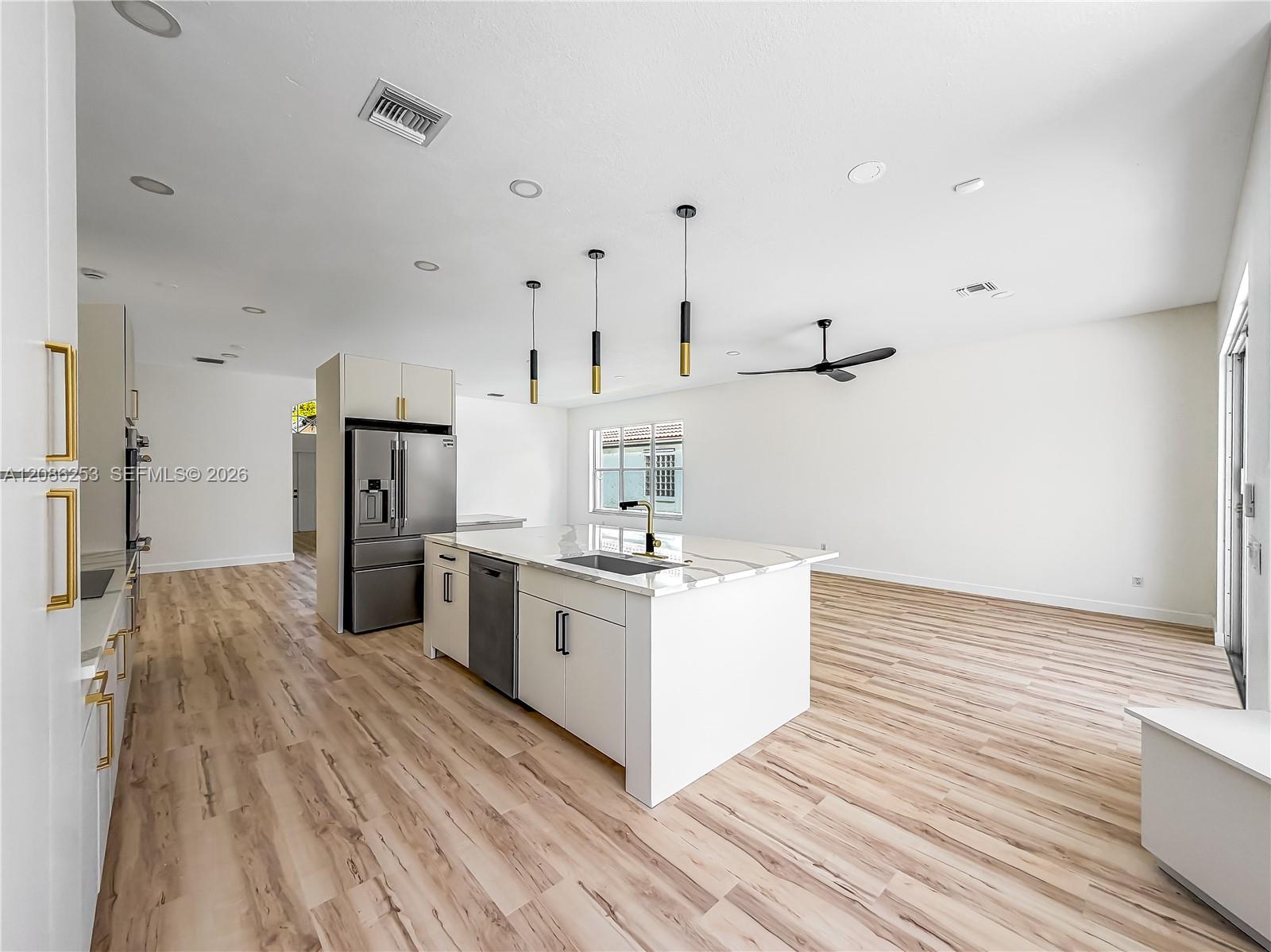 11900 Mataro Avenue gallery image #18