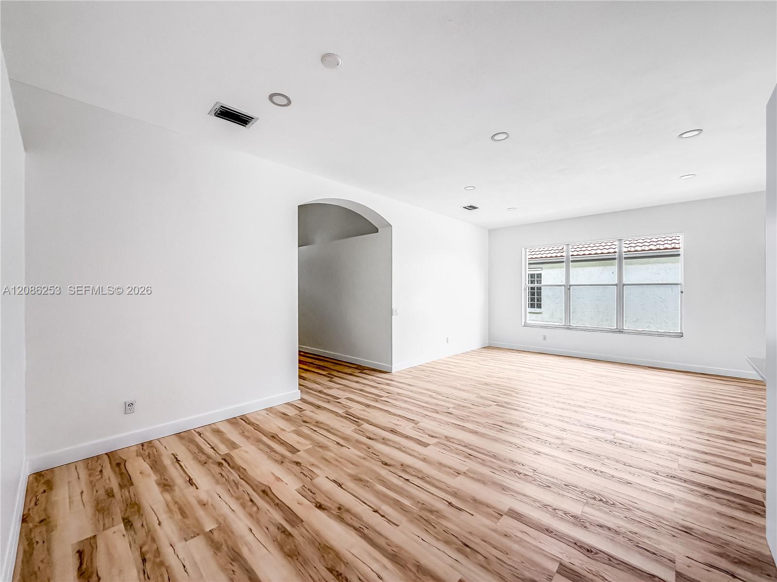 11900 Mataro Avenue gallery image #26
