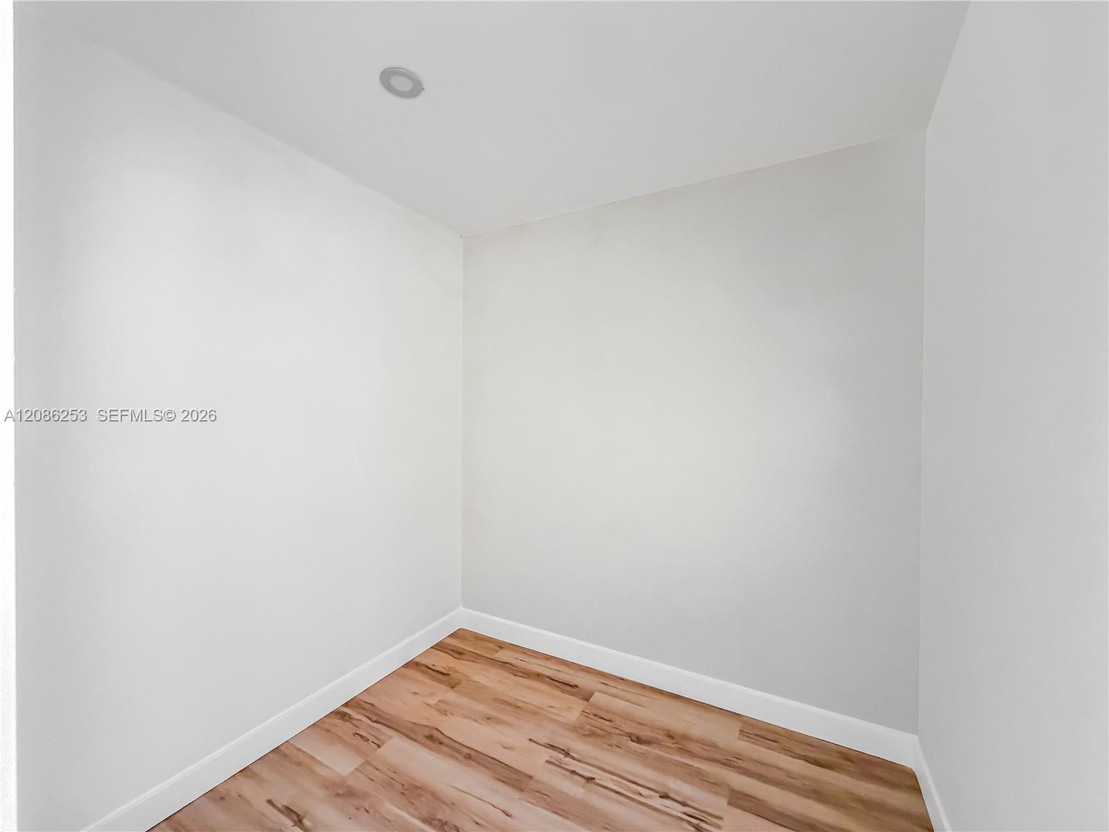 11900 Mataro Avenue gallery image #30